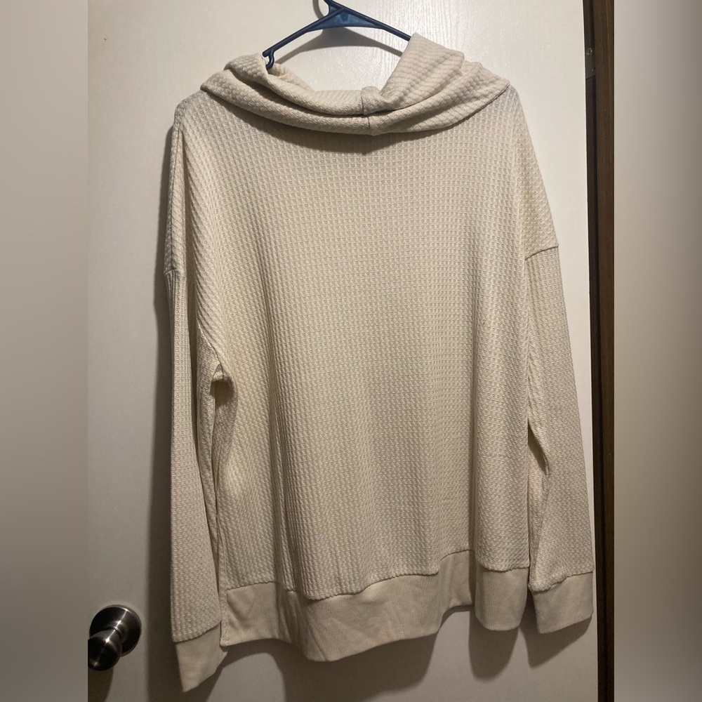 Live Well pullover - Picture 2 of 5